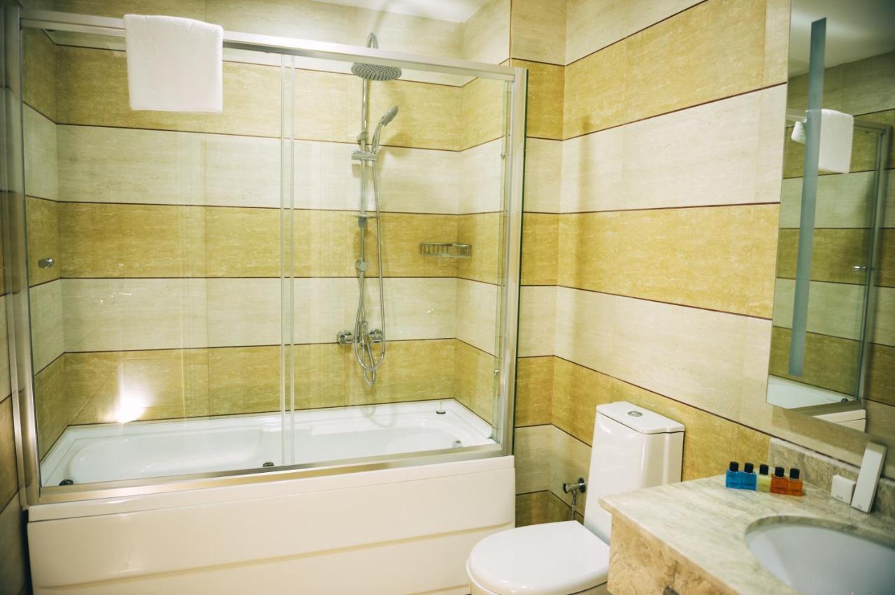 Emerald Suite Hotel Baku Chambre photo